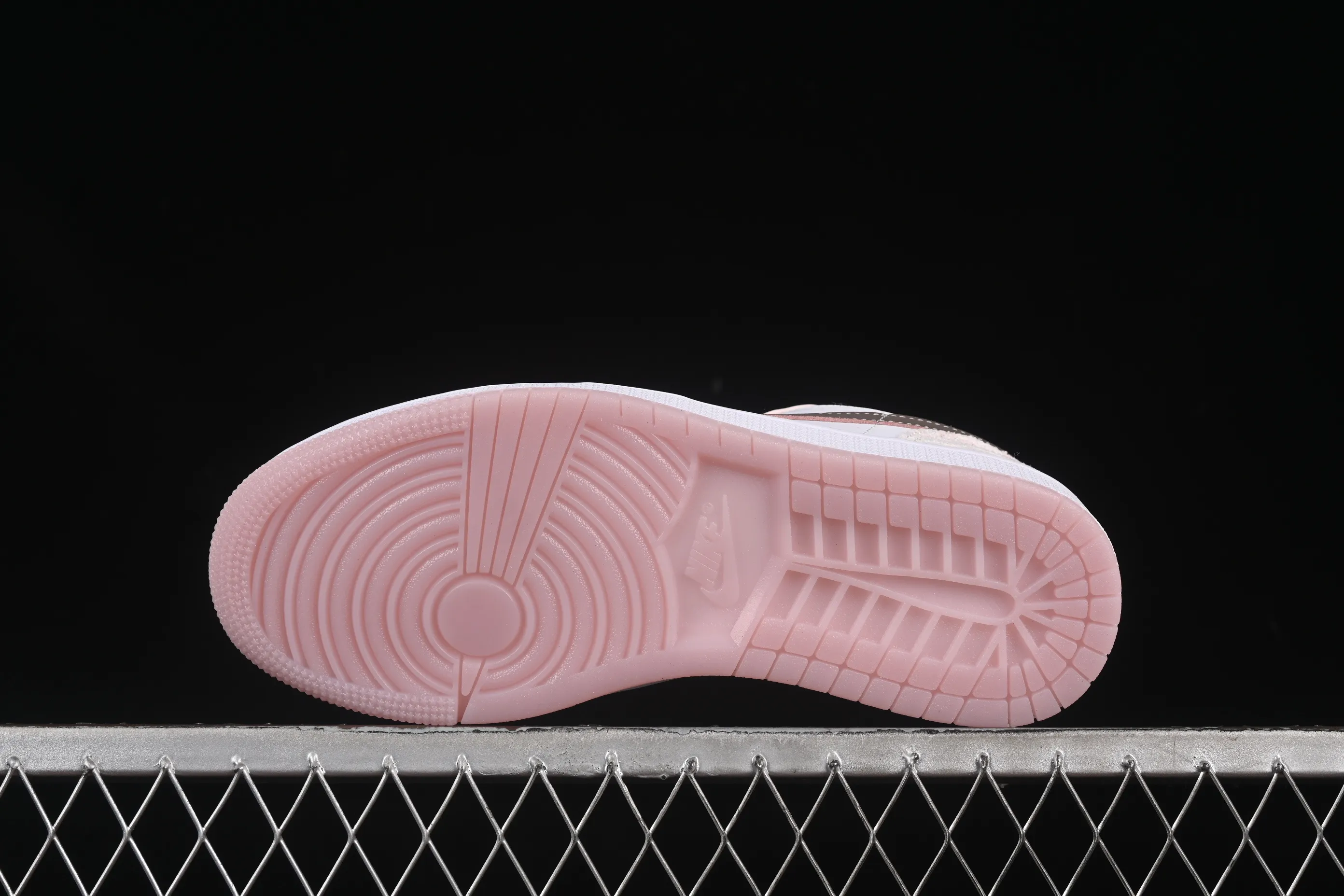 All categories Air Jordan Jordan series basketball shoes Air Jordan 1 Low Air Jordan 1 Low AJ1 Joe 1 carved powder low-top cultural casual sneakers IB8859-101